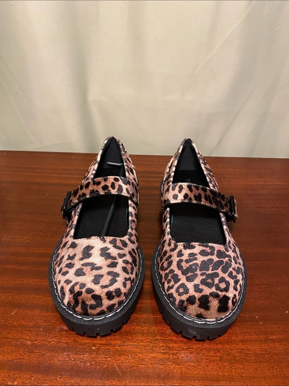 Torrid F Leo Velvet MaryJane Lug Flats Women’s 9 WW NWT